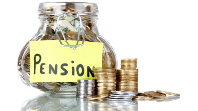 La poca gente que sí está en un empleo formal y construyendo  antigüedad, apenas está ahorrando el 6.5 % de su sueldo en el Afore, lo que equivale a una tercera parte de lo recomendado por los expertos.