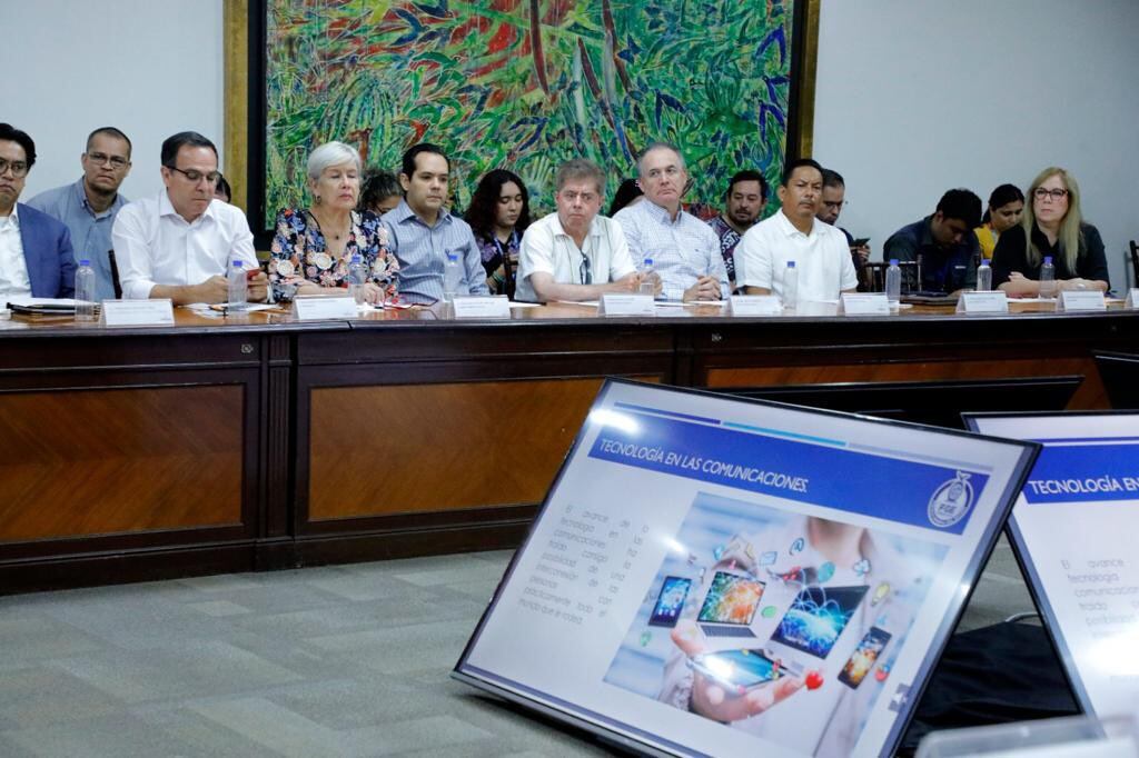 Rubén Rocha fortalecerán corporaciones de seguridad