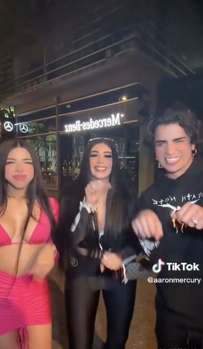 Yeri Mua baila 'Gatita' con la mismísima Bellakath