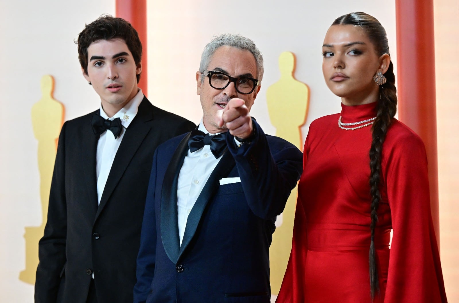 Alfonso Cuarón e hijos en los Premios Oscar 2023