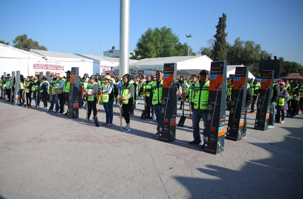 Gobierno de Ecatepec inicia rehabilitación de 19 camellones principales