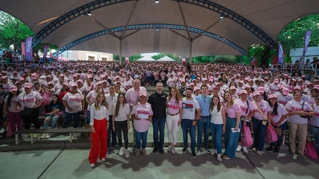 Monterrey amplía la Tarjeta Regia, programa que brinda 2 mil pesos bimestrales a mujeres.