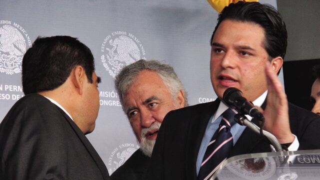 Zoé Robledo. Reclamos sobre narcoserie.