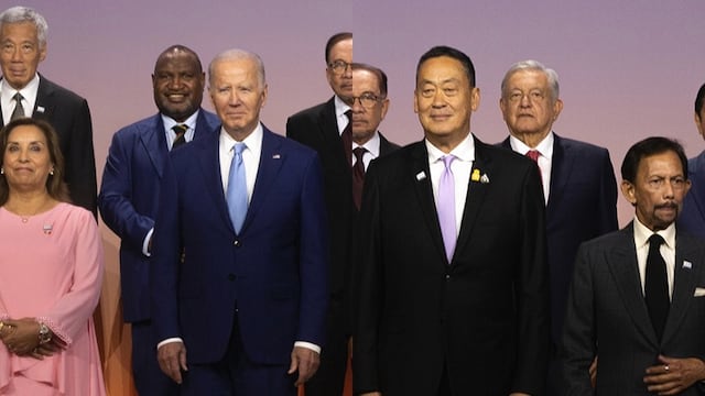 AMLO y Dina Boluarte coinciden en la foto oficial de los mandatarios en la APEC