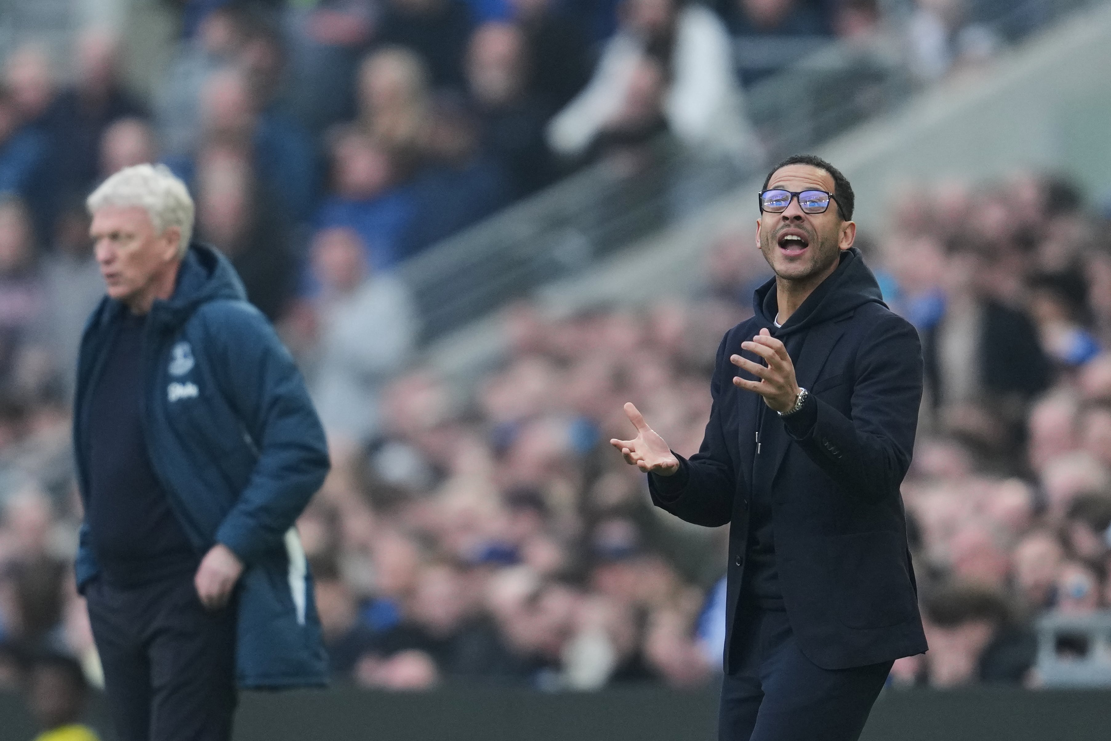 Liam Rosenior, entrenador del Chelsea