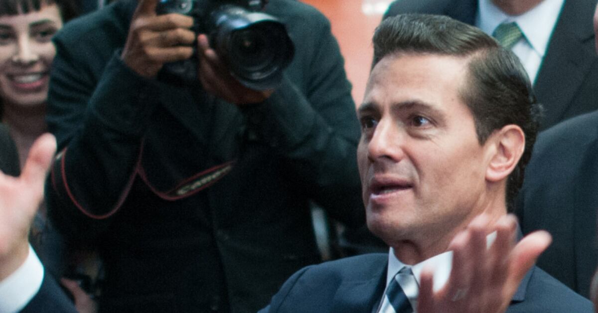 Peña Nieto sigue a página de memes en Instagram