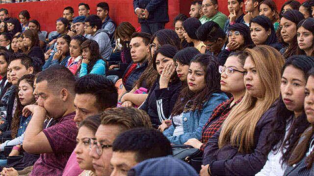 Firma de convenio entre STPS y Televisa en el Estadio Azteca.