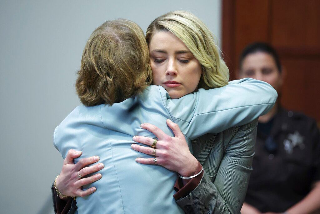Amber Heard y su abogada