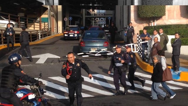 Asaltan blindada en Galerías Coapa