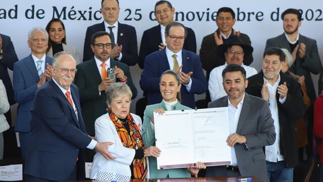 Claudia Sheinbaum reúne a gobernadores en acuerdo por agua