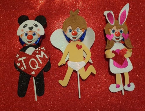 ¿Cómo decorar una paleta payaso para el 14 de febrero?