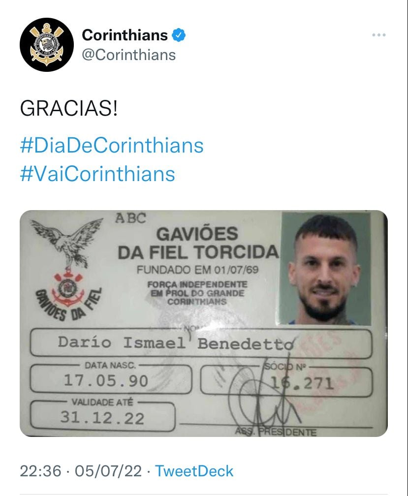 Corinthians hizo "socio del club" a Darío Benedetto.