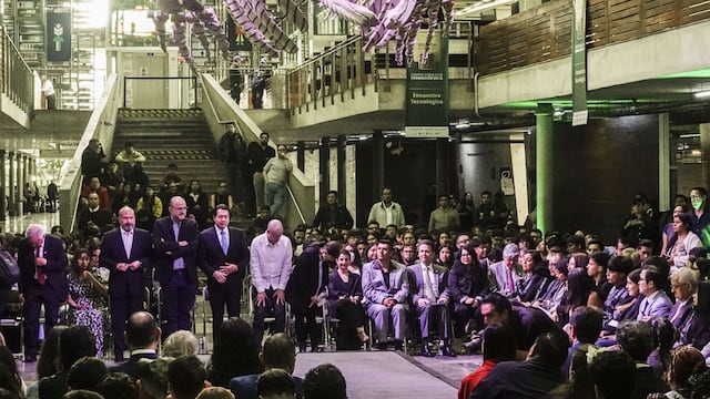México reúne a 17 empresas tecnológicas para impulsar talento en inteligencia artificial.