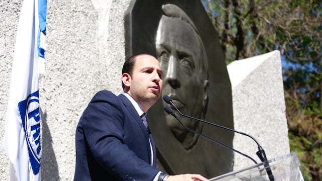 El líder del PAN, Marko Cortés, denunciará al gobierno de AMLO ante el Parlamento Europeo por autoritarismo.