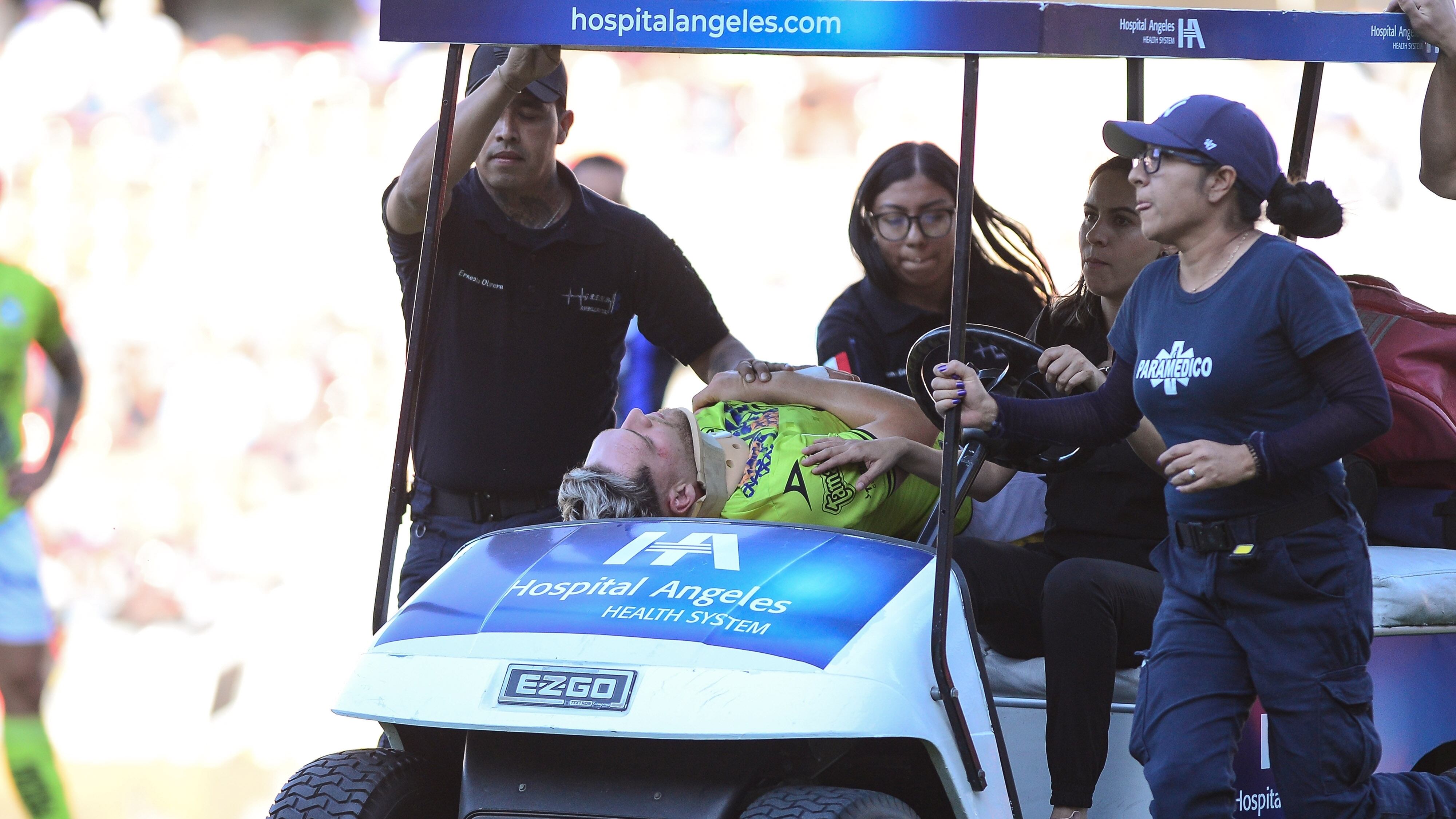 Escalofriantes imágenes en el Querétaro vs Puebla; jugador se convulsionó tras brutal choque