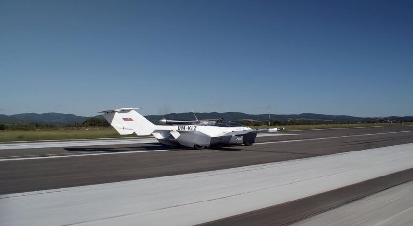 AirCar, el vehículo que se transforma en avión