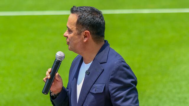 ¿Les prometió premios? Presidente de Cruz Azul acudió a motivar a sus jugadores previo al duelo vs América