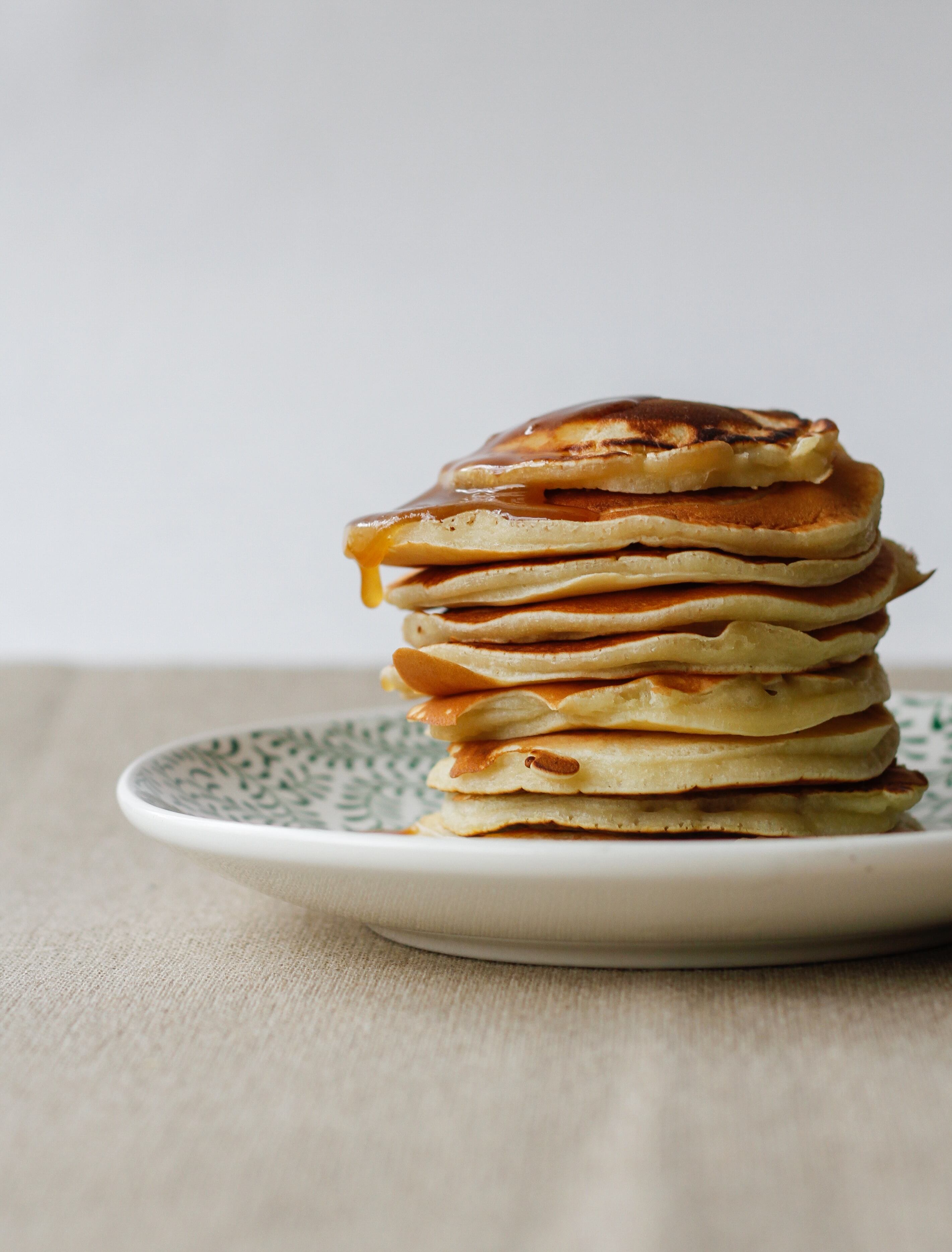 Hot cakes con miel de maple