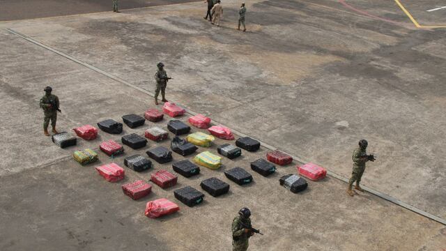 Personal de la Armada de México aseguró aproximadamente 1 mil 600 kilogramos de presunta cocaína