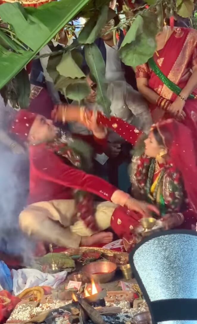 Novios se pelean a golpes en plena boda