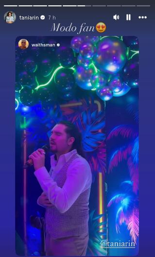 Tania Rincón presume a su novio cantante.