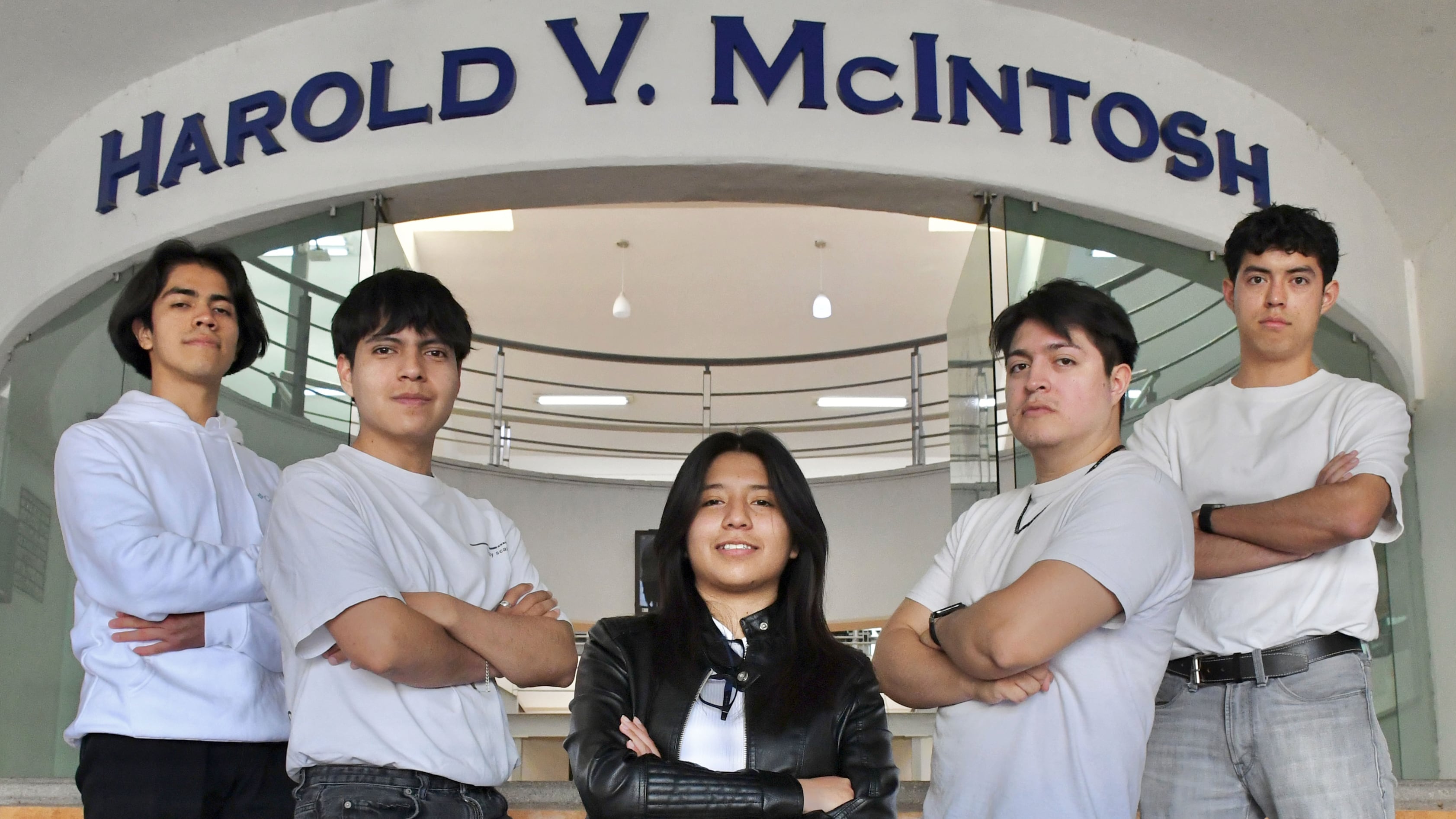 Estudiantes de la BUAP ganan primer lugar en el DigiEduHack 2025 con plataforma de IA