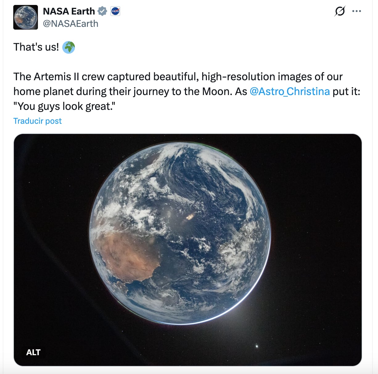 La Tierra es fotografiada durante la misión Artemis II as la Luna