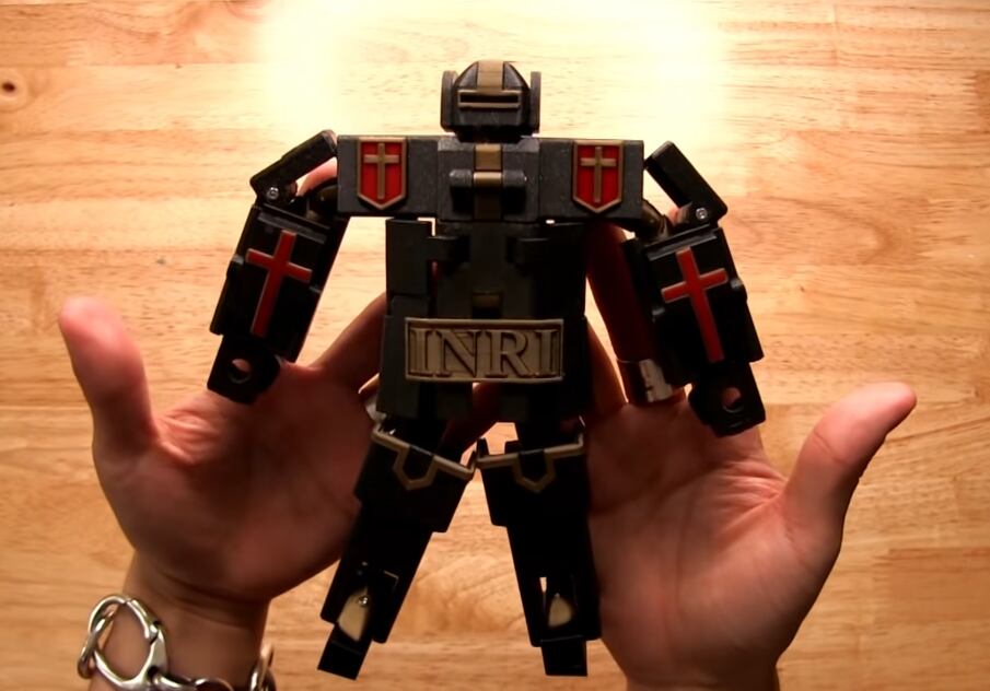 Jesucristo Transformer, figura religiosa armable