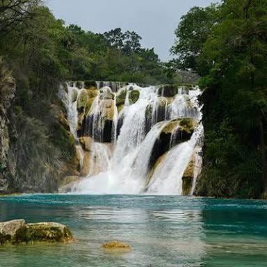 La Cascada de Tamul, en La Huasteca, es una gran atracción para los visitantes mexicanos y extranjeros que visitan San Luis Potosí.