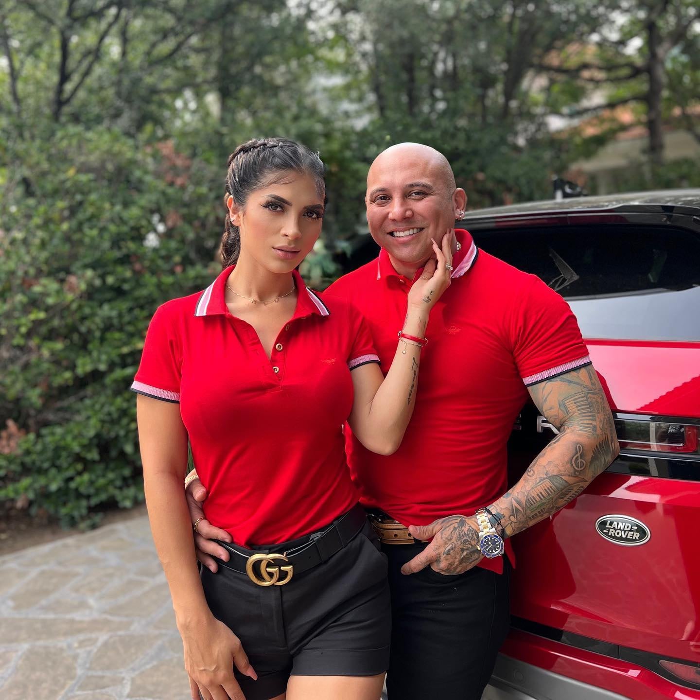 Kimberly Flores y Edwin Luna rapado