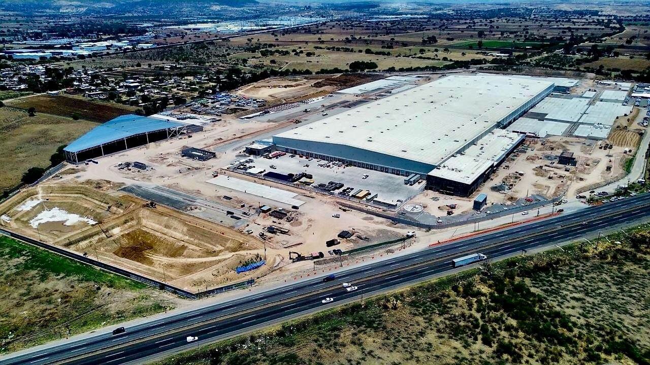 Walmart inaugura megacentro de distribución en Tepotzotlán
