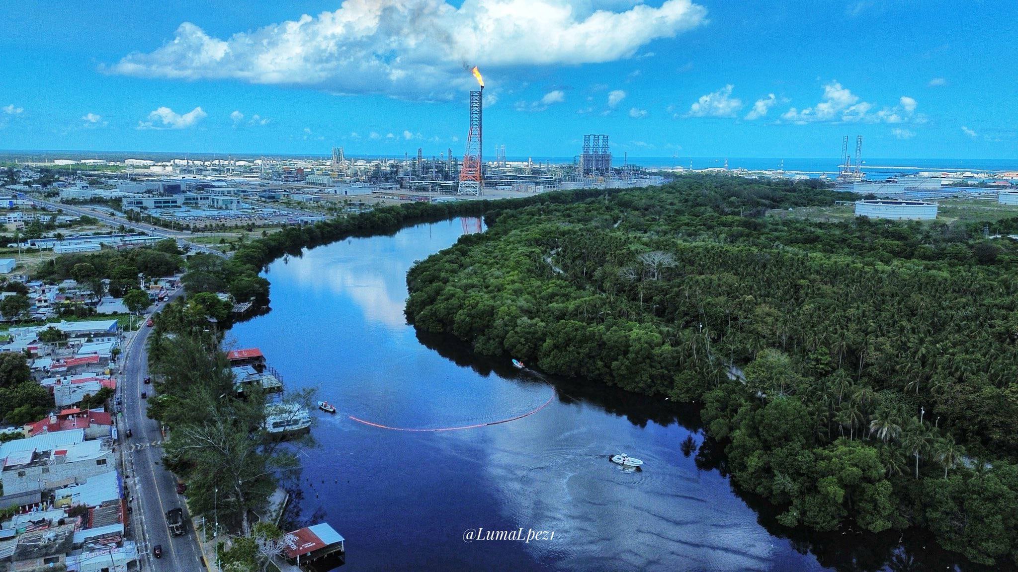 Derrame de hidrocarburo cerca de Dos Bocas