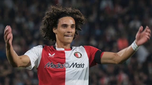 Un gran partido ofrecieron Feyenoord y Como en la Jornada 2 de la Champions