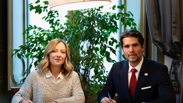 Eduardo Verástegui anda de internacional y firmó un convenio con la primera ministra de Italia