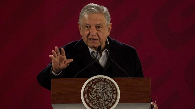 Andrés Manuel López Obrador. Demanda a Sedena.