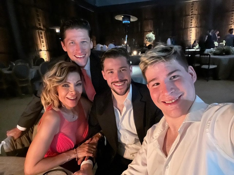 Mary Paz Banquells y los hijos que tiene con Alfredo Adame; Alejandro, Diego y Sebastián.