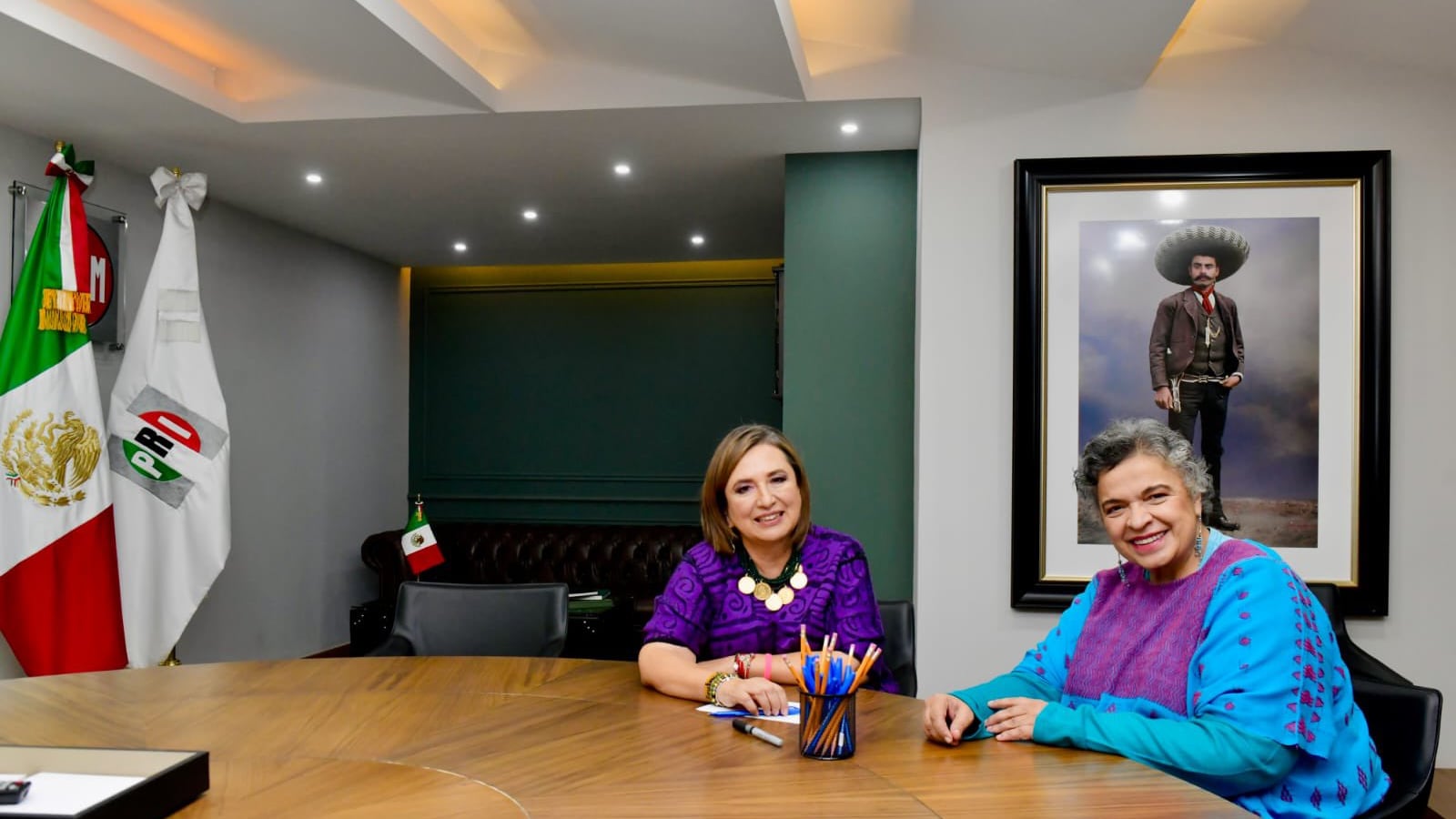 Beatriz Paredes y Xóchitl Gálvez platicaron por la unidad en el Frente Amplio por México, pero no estuvieron solas