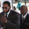 ¿Quién es R. Kelly, el cantante condenado a 30 años de prisión por delitos sexuales?