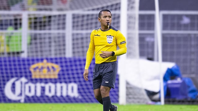 Iván Barton, árbitro originario de El Salvador