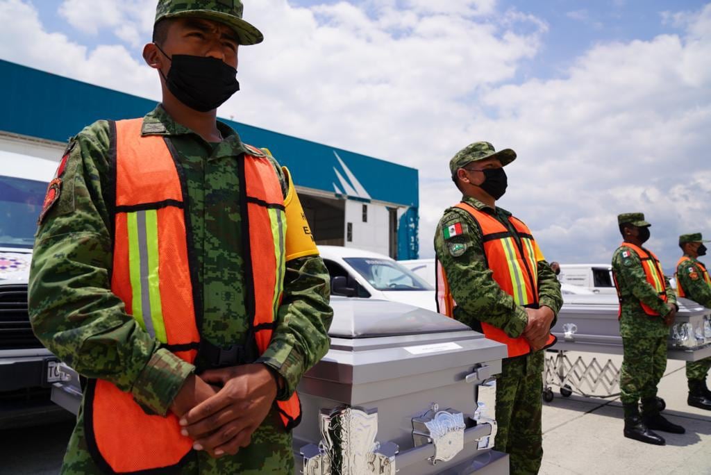 Llegan a México los cuerpos de 7 migrantes mexicanos que murieron en el trailer de San Antonio, Texas
