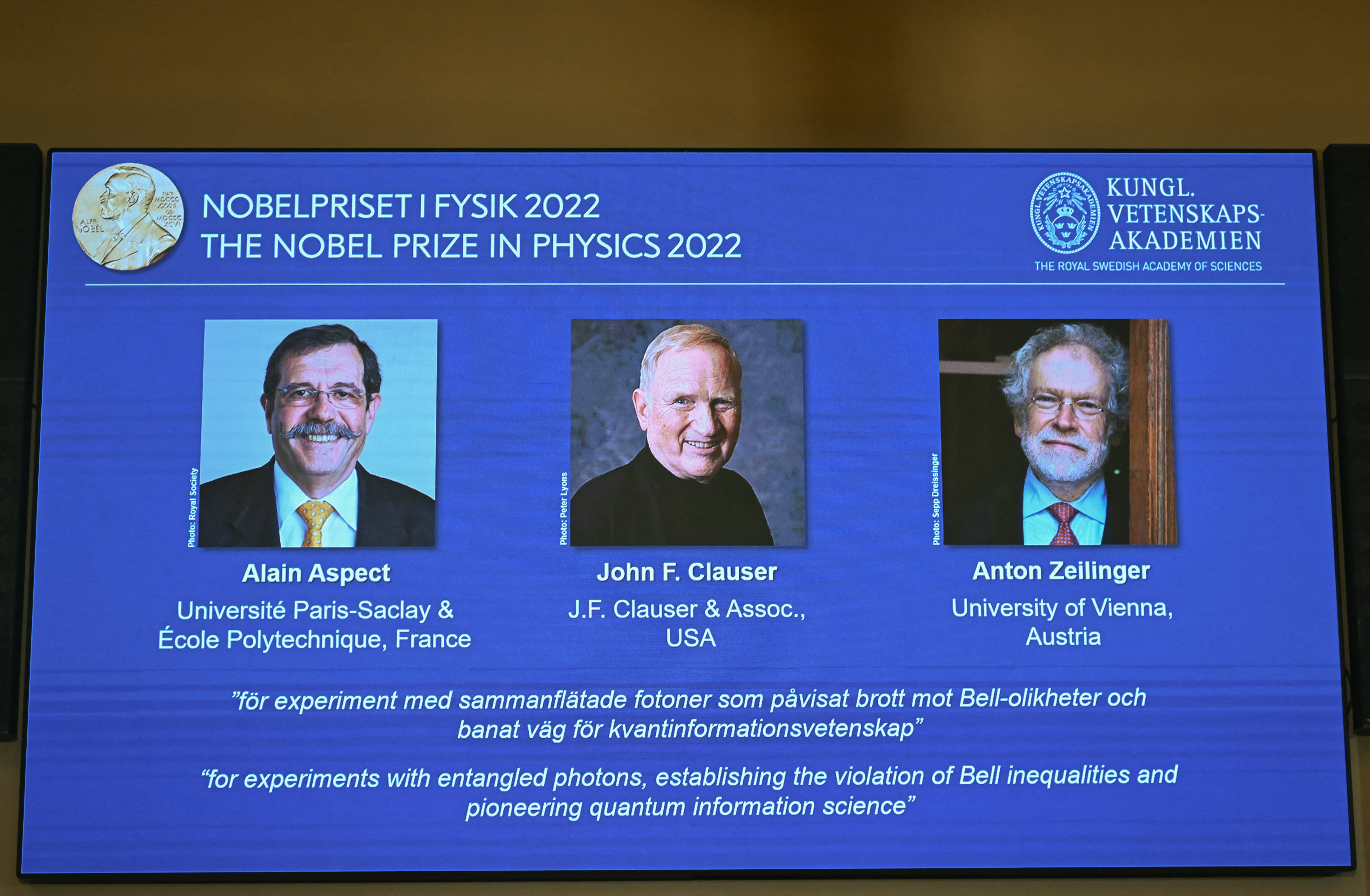 Ganadores del Premio Nobel 2022 de Física Alain Aspect, John F. Clauser y Anton Zeilinger