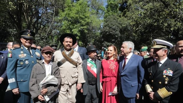 Beatriz Gutiérrez en el evento por el aniversario de la Marcha de la Lealtad.