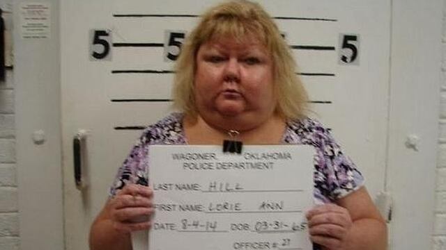 Profesora novata llega a su primer día de clases borracha y sin pantalones