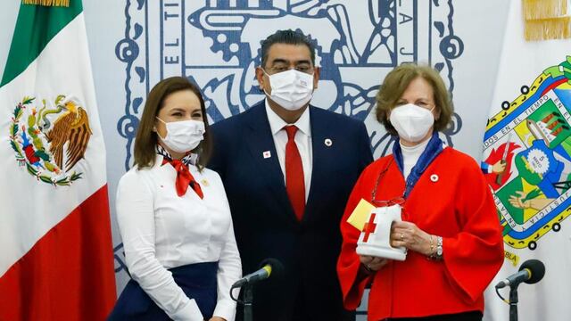 Sergio Salomón Céspedes Peregrina participa en arranque de la colecta Cruz Roja 2023 para Puebla