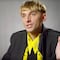 Él es Neil Harbisson, el primer cyborg reconocido por un gobierno