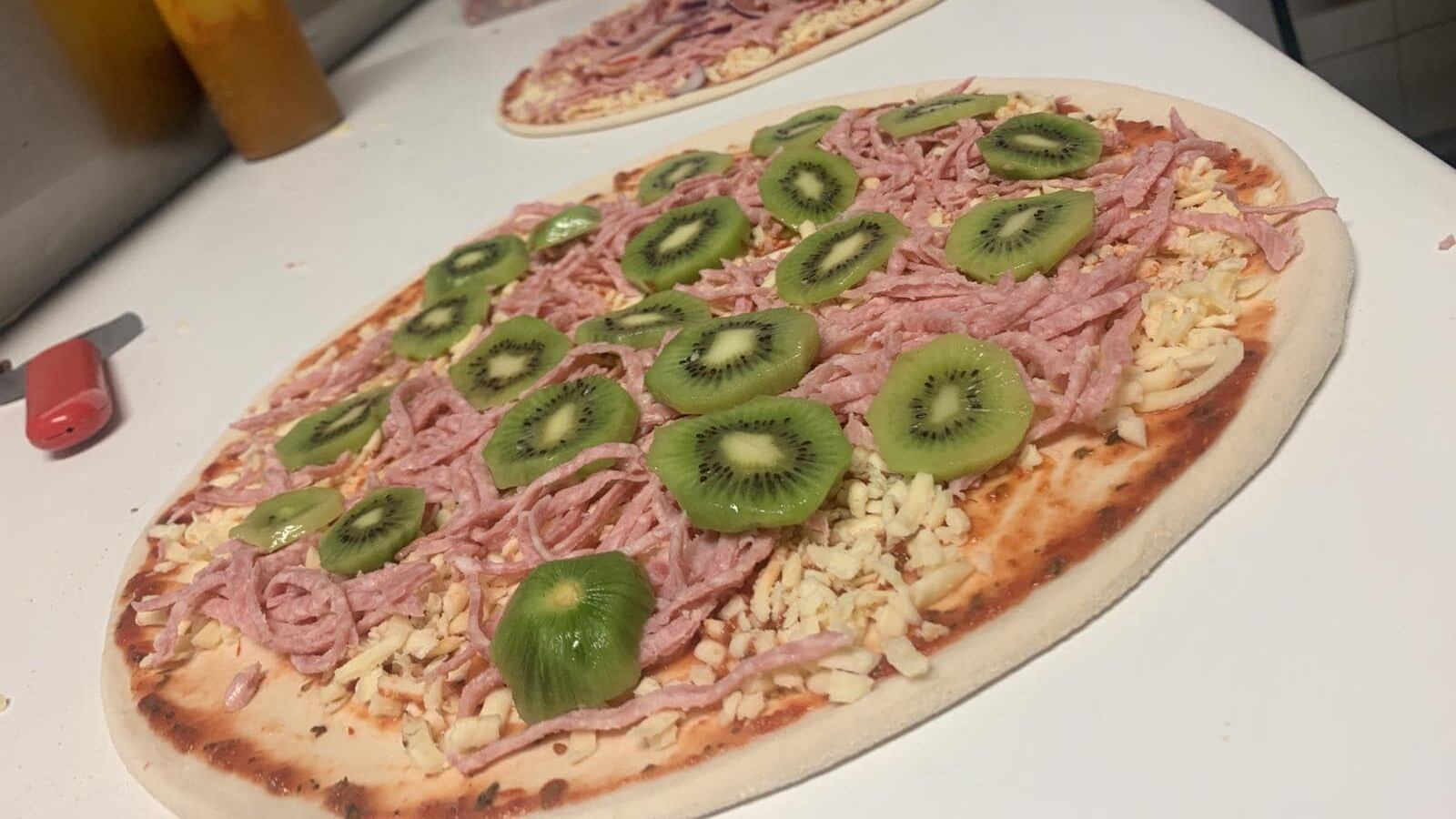 Creador de la pizza con kiwi acusa al platillo de causar su divorcio