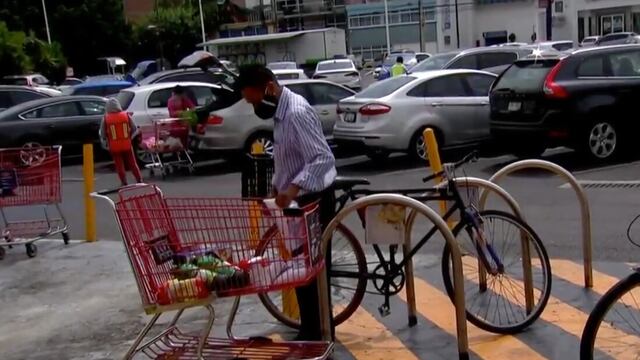 Estacionamiento de supermercado
