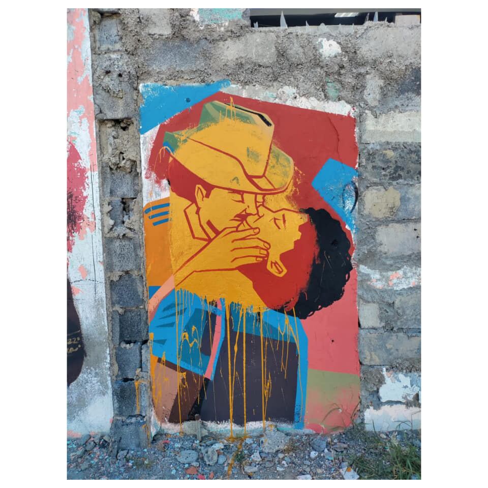 Mural beso gay en Monterrey