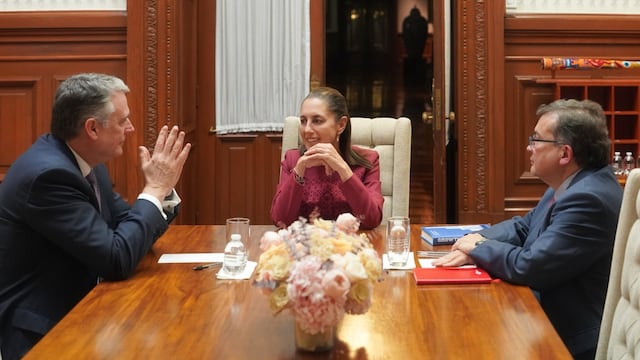 Claudia Sheinbaum se reunió con directivos de HSBC en Palacio Nacional