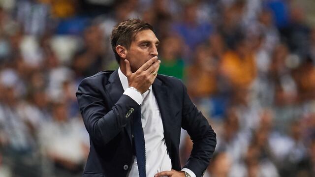 Diego Alonso no es más entrenador de Rayados